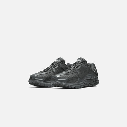 Nike Zoom Vomero 5 SP - Anthracite / Black / Wolf