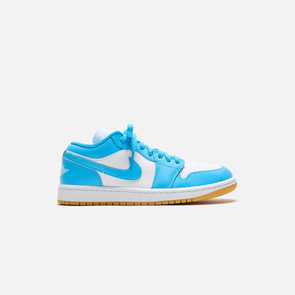 Jordan WMNS Air Jordan 1 Low - White / Gum Light Brown / Dark Powder Blue