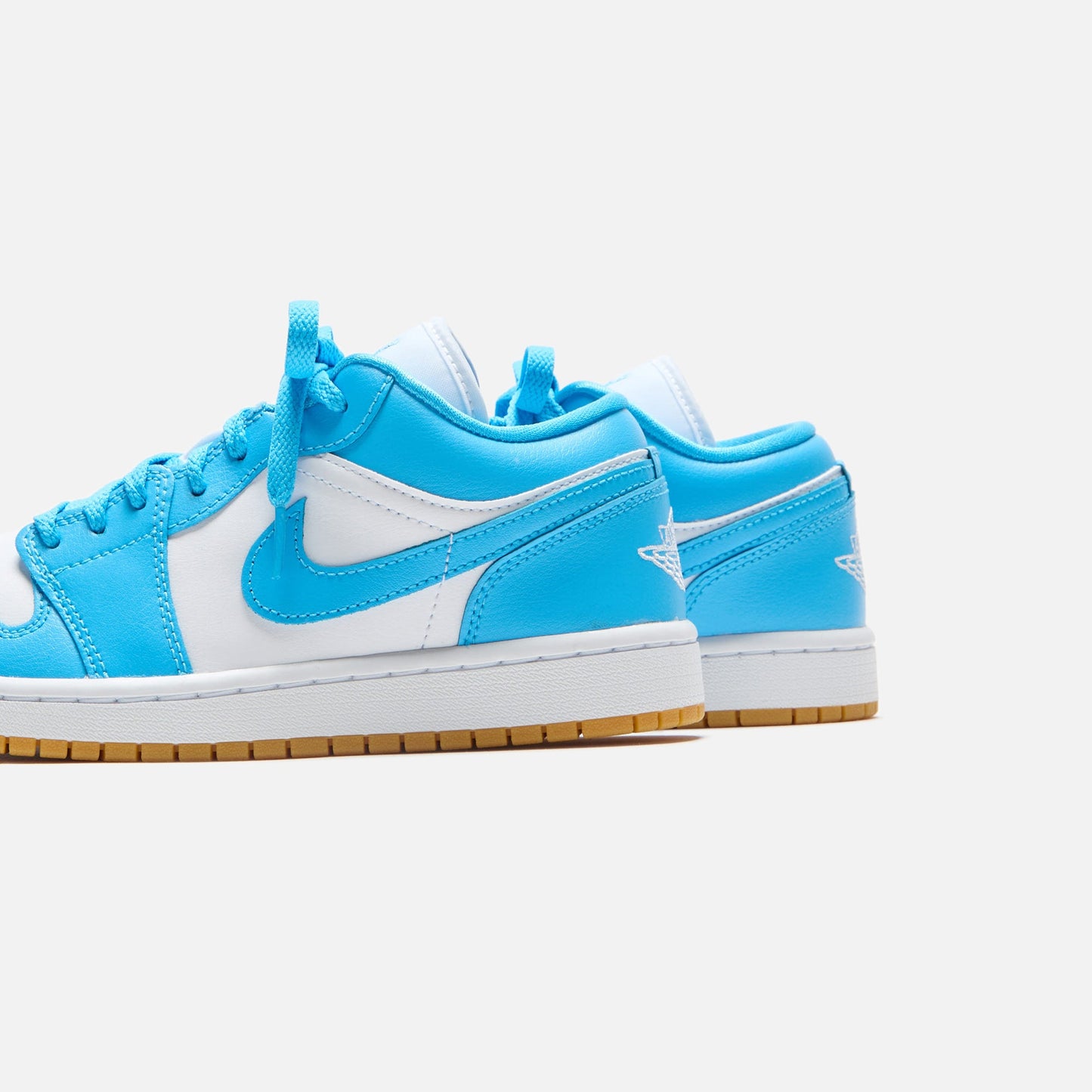 Jordan WMNS Air Jordan 1 Low - White / Gum Light Brown / Dark Powder Blue