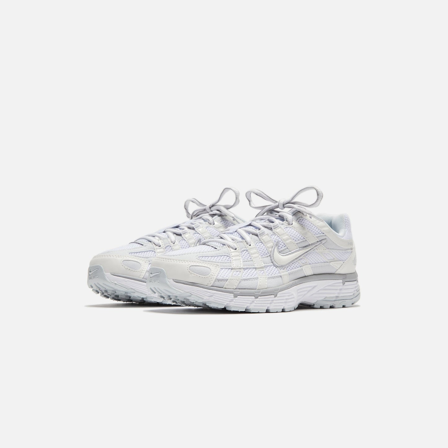 Nike WMNS P-6000 - Metallic Summit White / White / Pure Platin